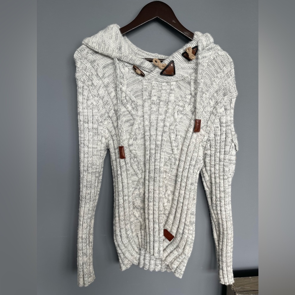 Men’s Hooded Sweater | Leif Nelson